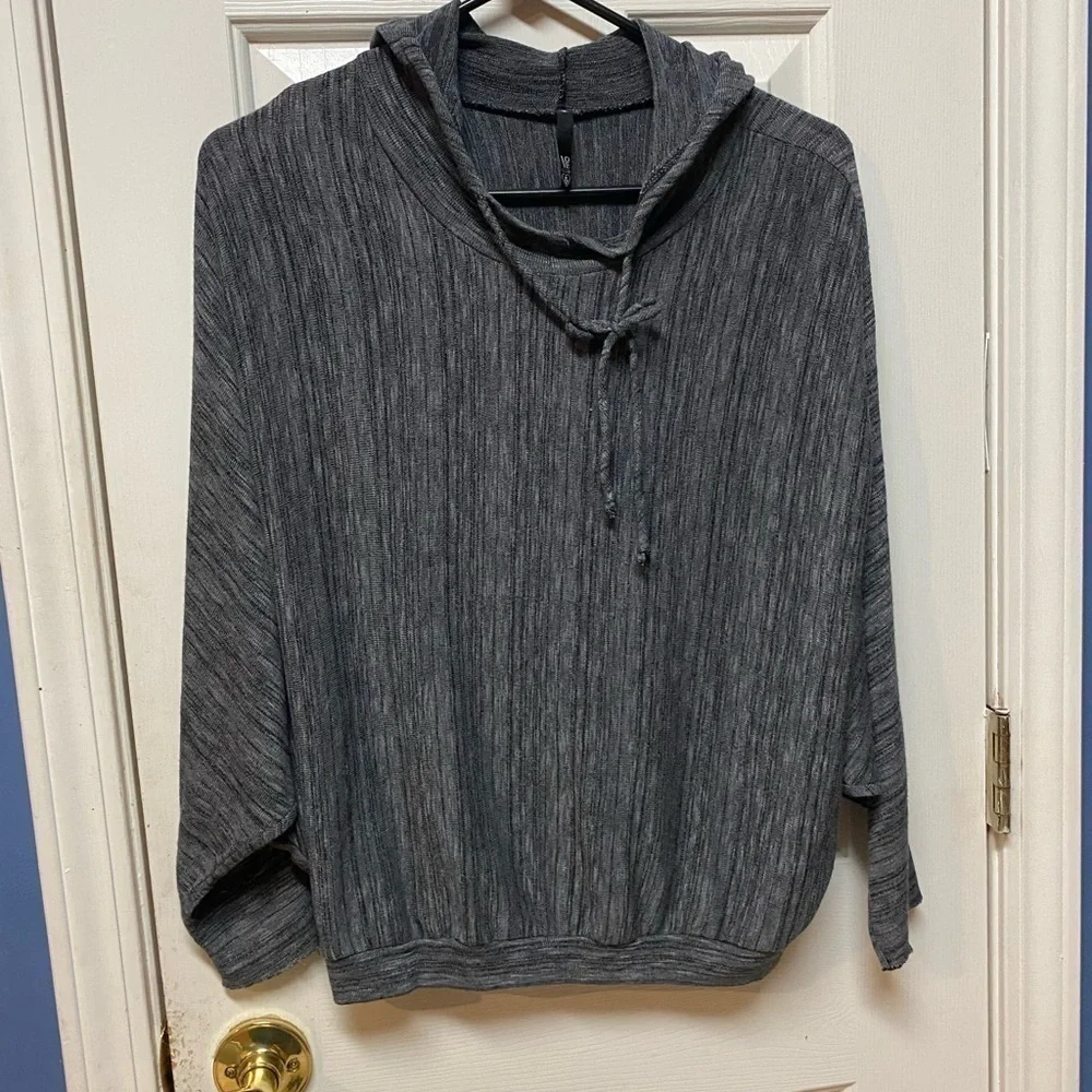 Love Culture Woman's Teens Sizes S Long Dolman Sleeves Hoodie Gray Crop top